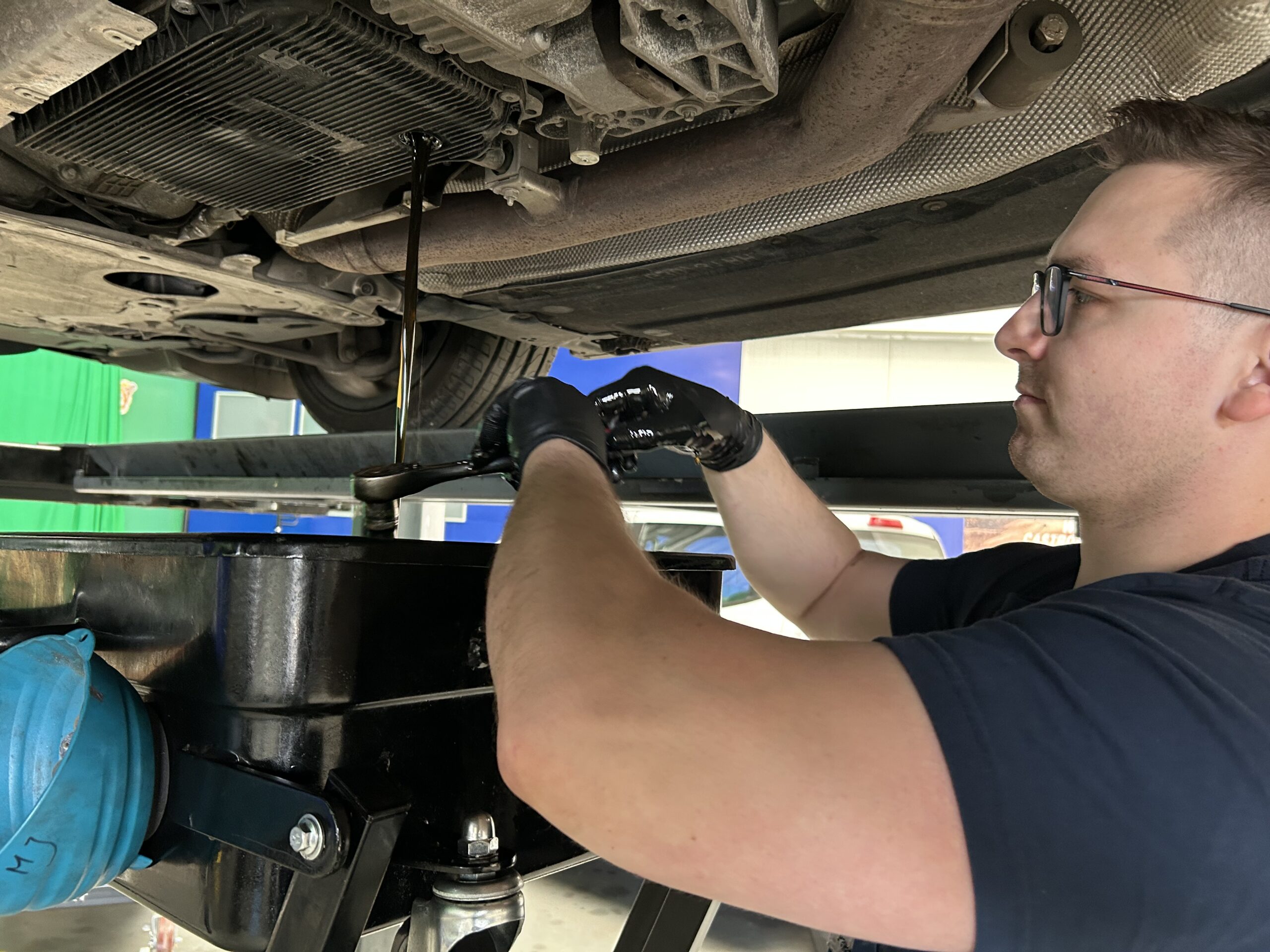 Wymiana oleju w automatycznej skrzyni begów ZF, wymiana oleju w ZF 8HP, WYmiana oleju w automatyczne skrzyni biegów w BMW